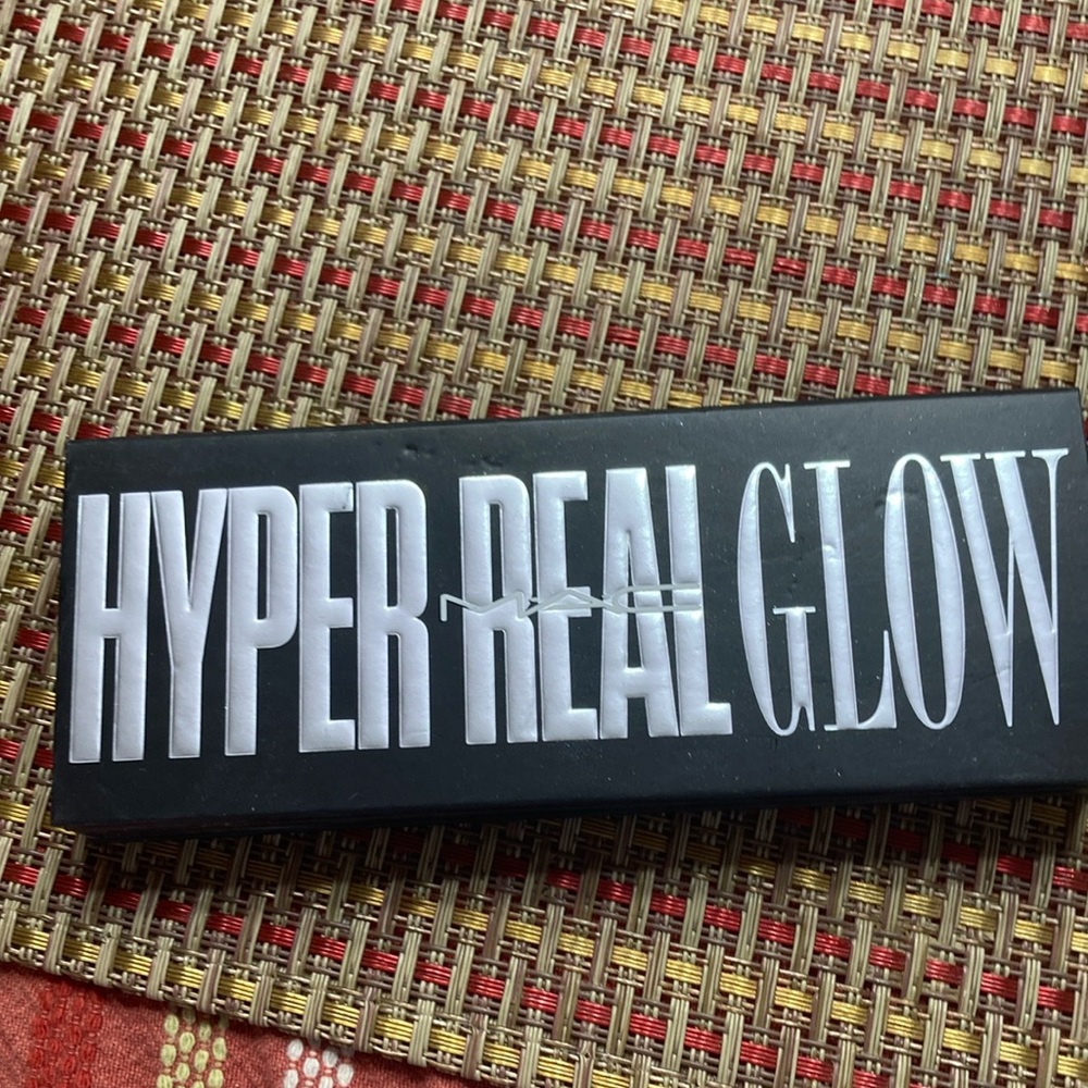 MAC Hyper Real Glow Palette